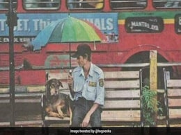कुत्ता भीग रहा था, तो गार्ड ने दिया अपनी छतरी का सहारा, हर्ष गोयनका बोले- गुलाब देने वाले के हाथ में रह जाती है खुशबू कुत्ता भीग रहा था, तो गार्ड ने दिया अपनी छतरी का सहारा, हर्ष गोयनका बोले- गुलाब देने वाले के हाथ में रह जाती है खुशबू