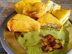 Aloo Bread Pakoda
