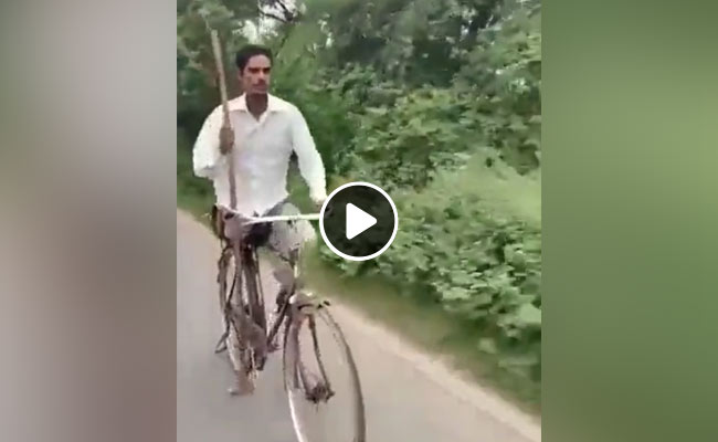 सलाम! एक पैर नहीं है, मगर परिवार के लिए रोज़ साइकिल चलाकर 40 किमी सफ़र करते हैं नरेश