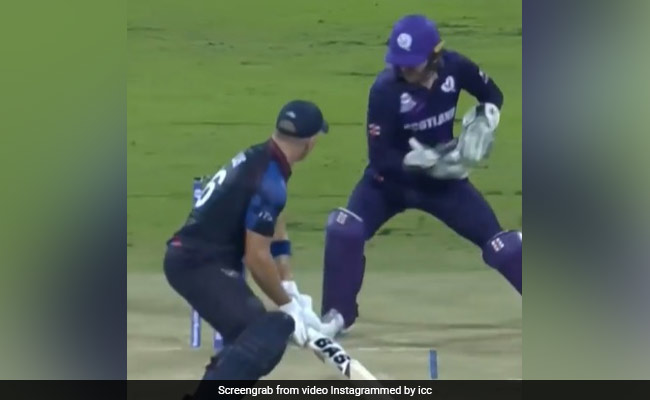 T20 World Cup: गेंदबाज ने बल्लेबाज को बनाया बेवकूफ, फंसाकर किया स्टंप, देखें Video