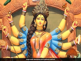 Navratri 2021: जानिए मां दुर्गा की 10 भुजाओं में धारण इन शस्त्रों का महत्व Navratri 2021: जानिए मां दुर्गा की 10 भुजाओं में धारण इन शस्त्रों का महत्व