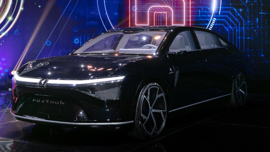 Taiwan Weighs Foxconn Fine For China Chip Investment - Report