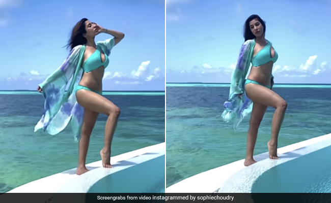 Sophie Choudry In A Sky Blue Bikini Is The Only Monday Blues We're Accepting