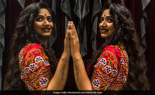 Navratri Trend : गरबा नाइट में दिखना चाहती हैं सबसे जुदा, तो ये ट्रेंडी टैटू आपको बनाएंगे स्पेशल