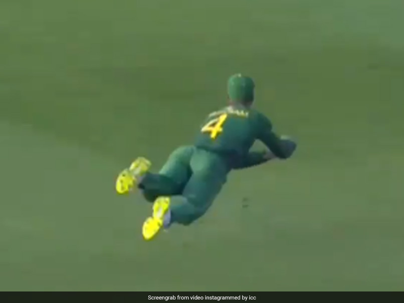 Watch: Aiden Markram Takes Stunning Catch To Send Steve Smith Back To The Pavilion In Super 12 Opener