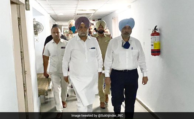 As Navjot Sidhu Relents, A Message In Punjab Minister's Photo