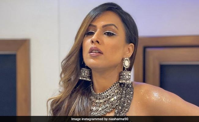 निया शर्मा का बंजारा लुक वायरल, एक्ट्रेस का अंदाज देखते ही फैंस बोले- कोई AC चला दो प्लीज...