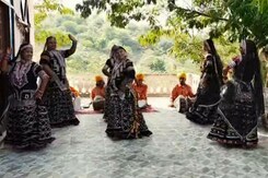 Watch: Women Perform Rajasthan Folk Dance Kalbeliya Watch: Women Perform Rajasthan Folk Dance Kalbeliya