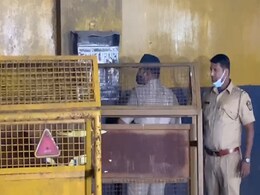 Aryan Khan Walk out From Jail Updates : आर्यन खान की जेल से रिहाई, मन्नत के बाहर खुशी से झूमे फैन्स Aryan Khan Walk out From Jail Updates : आर्यन खान की जेल से रिहाई, मन्नत के बाहर खुशी से झूमे फैन्स