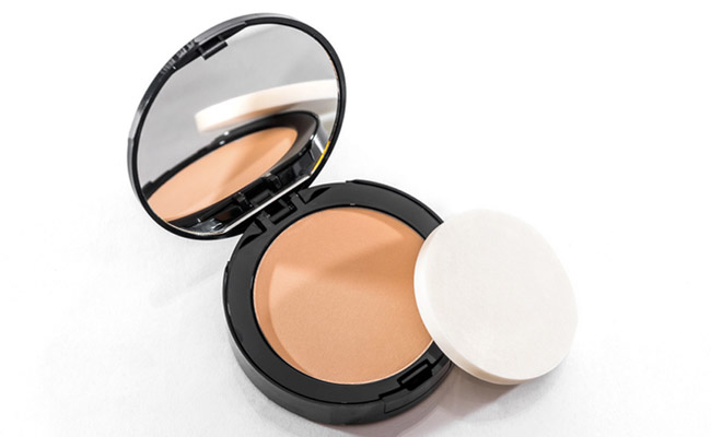 5 Best Compact Powders To Achieve A Flawless Base