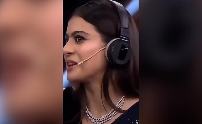 काजोल ने हेडफोन लगाकर 'चूड़ियां पहनाना' को ऐसे किया रिपीट, छूट गई अजय और सलमान की हंसी...देखें Video