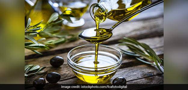 Olive Oil Vs Coconut Oil: ऑलिव ऑयल और कोकोनट ऑयल में से कौन सा तेल सेहत के लिए है बेहतर, जानें न्यूट्रिशनिस्ट पूजा माखीजा से
