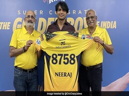 नीरज चोपड़ा का धोनी की टीम CSK ने किया सम्मान, गिफ्ट में दिए एक करोड़ रूपये नीरज चोपड़ा का धोनी की टीम CSK ने किया सम्मान, गिफ्ट में दिए एक करोड़ रूपये