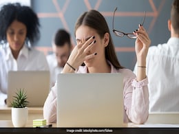 Eye Care: आंखों में जलन व दर्द की समस्या से छुटकारा दिलाएंगे ये घरेलू नुस्खे Eye Care: आंखों में जलन व दर्द की समस्या से छुटकारा दिलाएंगे ये घरेलू नुस्खे