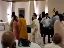 VIDEO : पार्टी में नाचते-गाते डॉक्टर को पड़ा दिल का दौरा, साथी डॉक्टर भी न बचा सके VIDEO : पार्टी में नाचते-गाते डॉक्टर को पड़ा दिल का दौरा, साथी डॉक्टर भी न बचा सके