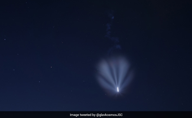 Russian Soyuz Rocket Launches 36 New UK Satellites