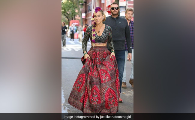<i>And Just Like That</i> Sarah Jessica Parker Goes <i>Desi</i> On New York Streets