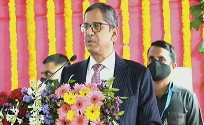 हाईकोर्ट में 126 जजों की नियुक्ति, 54 नाम अभी भी सरकार के पास लंबित : CJI रमना&nbsp;