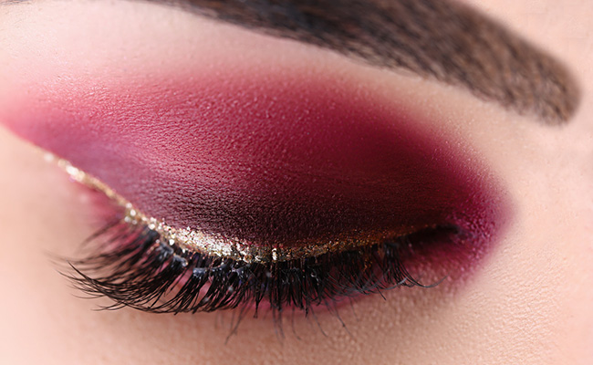 Say Hello To Sparkling Makeup Looks With These Glitter Eyeliners