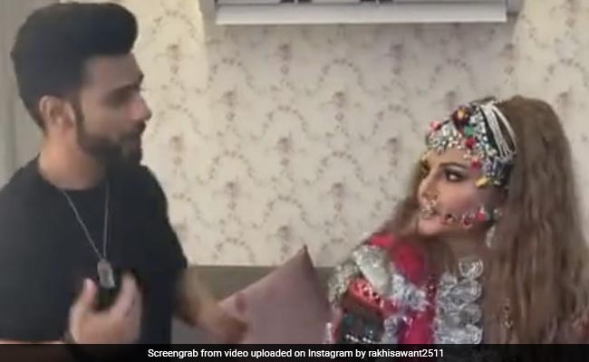 Rakhi Sawant ने बंजारा लुक ले राहुल वैद्य संग 'गरबे की रात' पर किया डांस, Video ने मचाई धूम...