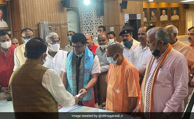 उप्र विधानसभा के उपाध्यक्ष बने भाजपा समर्थित बागी सपा विधायक नितिन अग्रवाल