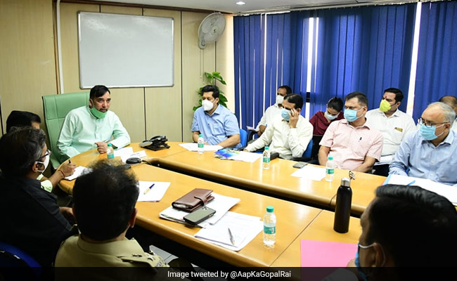 "Red Light On, <i>Gadi</i> Off": Delhi Government's Anti-Pollution Campaign To Start Oct 18