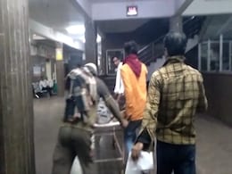 मध्यप्रदेशः खाद नहीं मिलने से परेशान किसान ने कर ली आत्महत्या मध्यप्रदेशः खाद नहीं मिलने से परेशान किसान ने कर ली आत्महत्या
