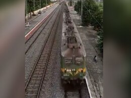 त्रिशूल और गरुड़ का रेलवे ने किया सफलतापूर्वक संचालन, आम मालगाड़ी की अपेक्षा तीन गुना ज्यादा हैं वैगन त्रिशूल और गरुड़ का रेलवे ने किया सफलतापूर्वक संचालन, आम मालगाड़ी की अपेक्षा तीन गुना ज्यादा हैं वैगन