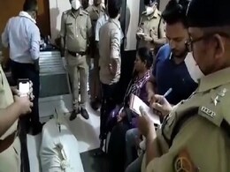 अयोध्या में महिला बैंक अफसर ने दी जान, IPS समेत 3 पुलिसकर्मियों पर लगाया उकसाने का आरोप अयोध्या में महिला बैंक अफसर ने दी जान, IPS समेत 3 पुलिसकर्मियों पर लगाया उकसाने का आरोप
