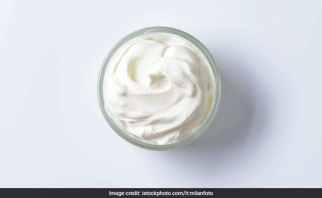 Curd For Weight Loss: फ्लैट टमी पाने के लिए दही को इन तरीकों से करें डाइट में शामिल