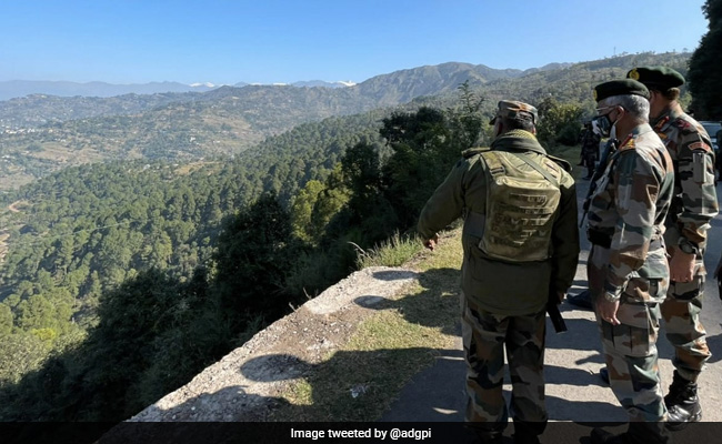 Army Chief Visits Forward Areas Along LoC Amid Rise In Terror Activity