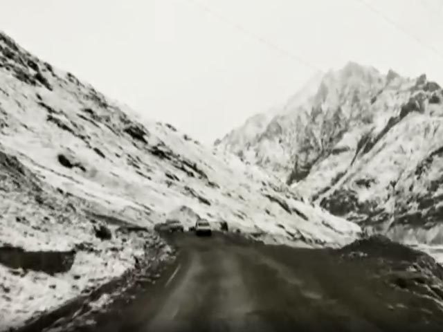 Watch: Zoji La Pass Witnesses Fresh Snowfall Near Sonmarg In J&K