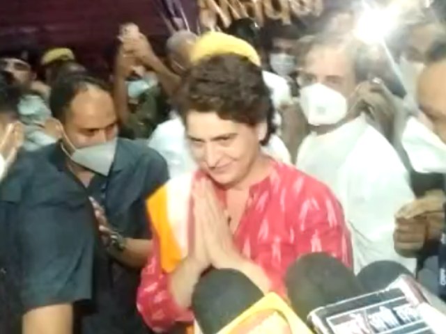 Rahul Gandhi, Sister Priyanka Leave Sitapur For Lakhimpur To Meet Farmers