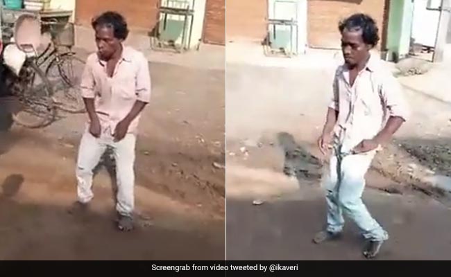 शख्स ने सड़क पर किया जबरदस्त डांस, हिलाकर रख दिया शरीर का एक-एक हिस्सा, लोग बोले- माइकल जैक्सन का भाई - देखें Video