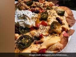 Weekend Special: How To Make Cheesy Nachos For The Next House Party