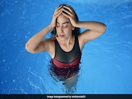 Srishty Rode ने पूल में चिल करते हुए फोटो की शेयर, बोलीं- अगर आपको पानी पसंद है तो आप मुझे... Srishty Rode ने पूल में चिल करते हुए फोटो की शेयर, बोलीं- अगर आपको पानी पसंद है तो आप मुझे...