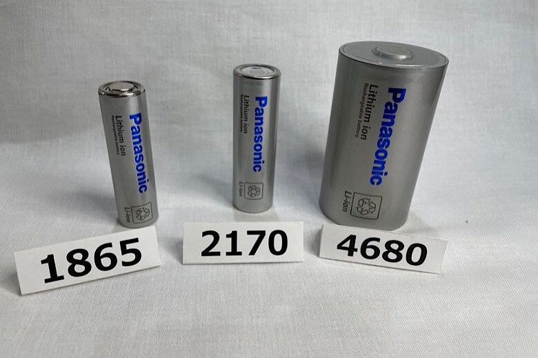 Panasonic Showcases 4680 Type Cylindrical Battery Cell Prototypes For Tesla Panasonic Showcases 4680 Type Cylindrical Battery Cell Prototypes For Tesla