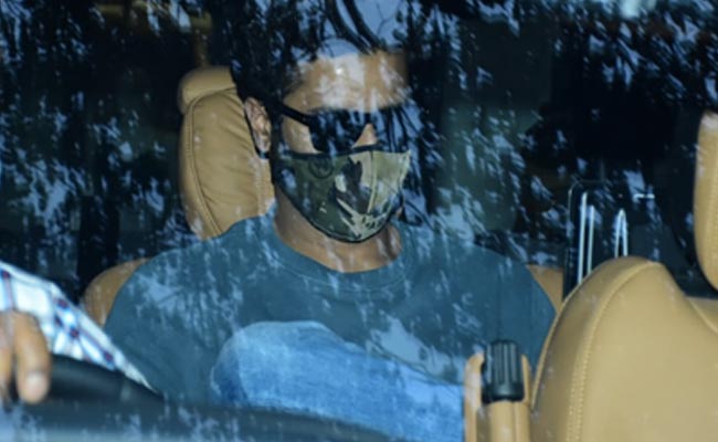 Vicky Kaushal Pictured At Katrina Kaif's Home Ahead Of Rumoured Wedding. This Is Not A Drill
