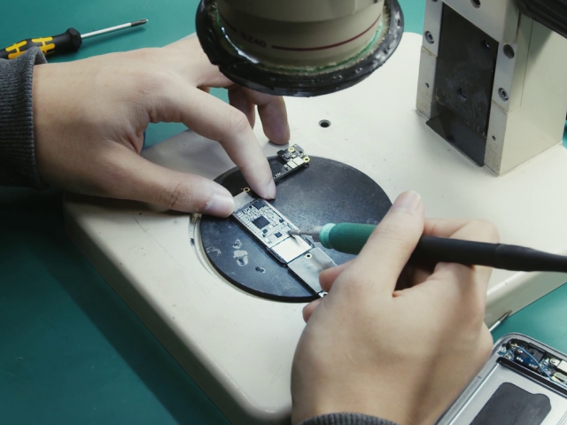 Repairing iPhone Now Gets Simpler & Cheaper: Here's How