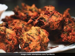 How To Make Paunk Na Vada: A Gujarati Special Snack To Amp Up Your Winter Evenings How To Make Paunk Na Vada: A Gujarati Special Snack To Amp Up Your Winter Evenings