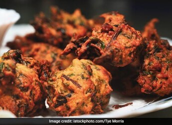 How To Make Paunk Na Vada: A Gujarati Special Snack To Amp Up Your Winter Evenings How To Make Paunk Na Vada: A Gujarati Special Snack To Amp Up Your Winter Evenings