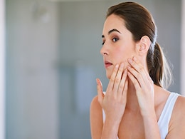 Skin Care Resolutions For New Year 2022: नए साल में स्किन केयर रूटीन में करें ये बदलाव, पाएं ग्लोइंग स्किन Skin Care Resolutions For New Year 2022: नए साल में स्किन केयर रूटीन में करें ये बदलाव, पाएं ग्लोइंग स्किन