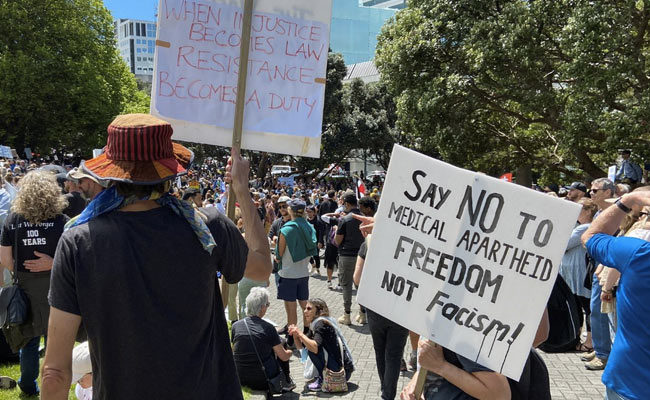 Thousands Protest In New Zealand Against COVID-19 Vaccine Mandate
