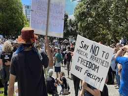Thousands Protest In New Zealand Against COVID-19 Vaccine Mandate Thousands Protest In New Zealand Against COVID-19 Vaccine Mandate