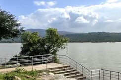 Flood Fears After Water Leaks From Cracks In Andhra's Biggest Reservoir Flood Fears After Water Leaks From Cracks In Andhra's Biggest Reservoir