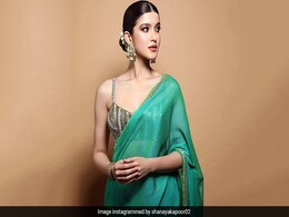 शनाया कपूर ने ग्रीन साड़ी और स्लीवलेस ब्लाउज में शेयर कीं ग्लैमरस Photos, सोशल मीडिया पर हुईं वायरल शनाया कपूर ने ग्रीन साड़ी और स्लीवलेस ब्लाउज में शेयर कीं ग्लैमरस Photos, सोशल मीडिया पर हुईं वायरल