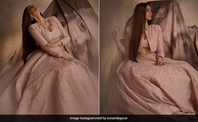 Sonam Kapoor's Modern Indian <i>Lehenga</i> Is The Stuff Of Fairytales