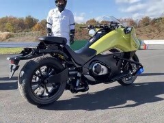Honda Riding Assist Allows Self-Uprighting Motorcycle Tech
