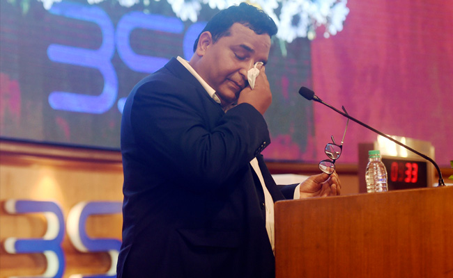 Paytm's Vijay Shekhar Sharma In Tears On Listing Day
