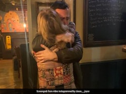 मां से दो साल बाद मिला शख्स, तो दौड़कर ऐसे लगा लिया गले, फूट-फूटकर लगा रोने, Video देख आप भी रो देंगे मां से दो साल बाद मिला शख्स, तो दौड़कर ऐसे लगा लिया गले, फूट-फूटकर लगा रोने, Video देख आप भी रो देंगे